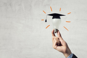 知识产权保护要综合运用什么等多种手段从审查授权行政执法司法保护仲裁调解行