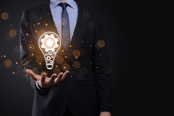 知识产权保护要综合运用什么等多种手段从审查授权行政执法司法保护仲裁调解行