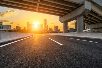 历史上与诸葛亮齐名的是谁